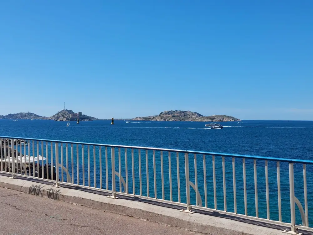 travaux-de-securisation-sur-la-corniche-kennedy-a-marseille